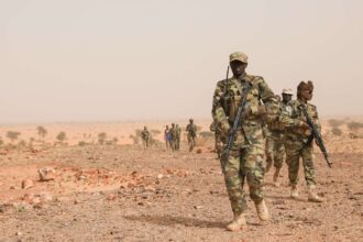 احتجاز عناصر الجيش التشادي لمجموعة من قوات الدعم السريع داخل تشاد وطلب فدية مقابل الإفراج عنهم.