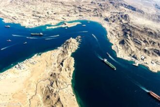 إيران تخسر ورقة مضيق هرمز وتواجه تداعيات خانقة