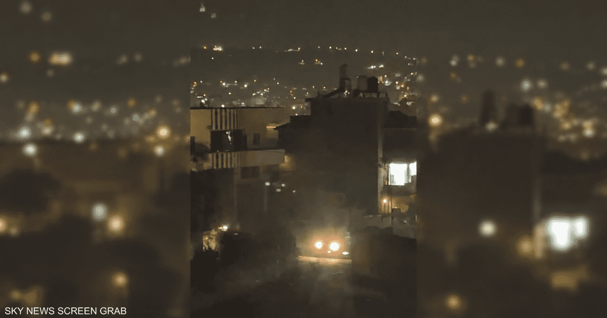 غارة إسرائيلية عنيفة شرقي غزة واقتحامات في الضفة الغربية ومصادرة الخدمات.