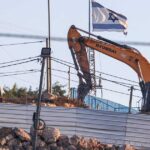 إخلاء بؤر استيطانية في الضفة تحت إشراف رئيس الوزراء وسط ضغوط أميركية
