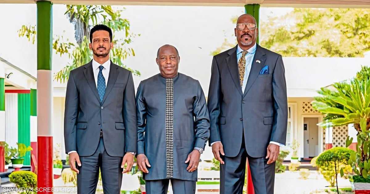 نديشيميي يبحث مع وفد سوداني مسألة السلام والدور الإفريقي في غيتيغا