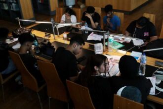 الذكاء الاصطناعي يلتهم الأولوية لدى الطلاب في التنسيق الجامعي على حساب التخصصات التقليدية