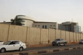 كشف أسباب بناء سور القيادة العامة قبل أحداث أبريل 2023.
