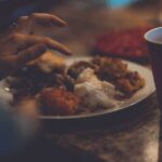 العشاء المتأخر مرتبط بارتفاع ضغط الدم وفقاً لبعض الدراسات.