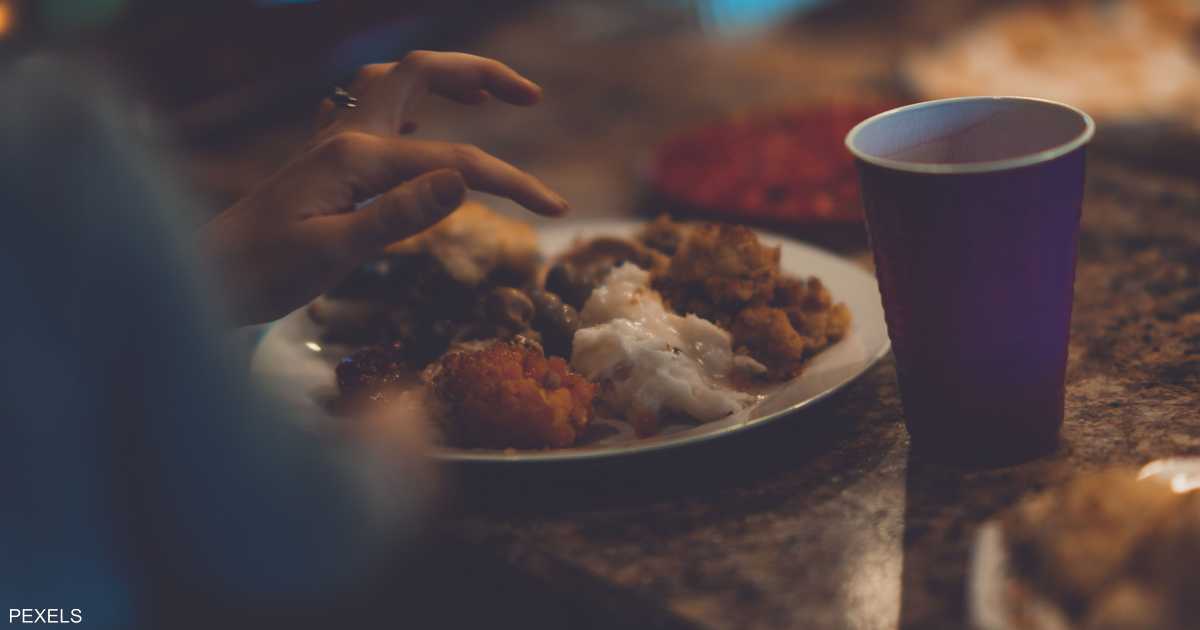 العشاء المتأخر مرتبط بارتفاع ضغط الدم وفقاً لبعض الدراسات.