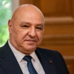 الجيش الإسرائيلي يعلن استهداف جنوب لبنان رداً على طائرات مسيرة لـ حزب الله وارتفاع عدد القتلى إلى سبعة.