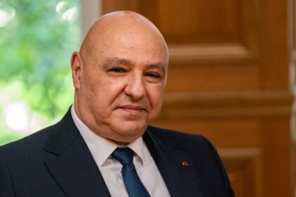 الجيش الإسرائيلي يعلن استهداف جنوب لبنان رداً على طائرات مسيرة لـ حزب الله وارتفاع عدد القتلى إلى سبعة.