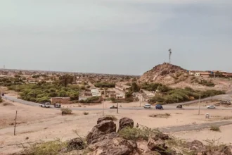 قبضت شرطة جبل أولياء أربعة متهمين يشتبه بمراقبتهم مركز امتحانات.