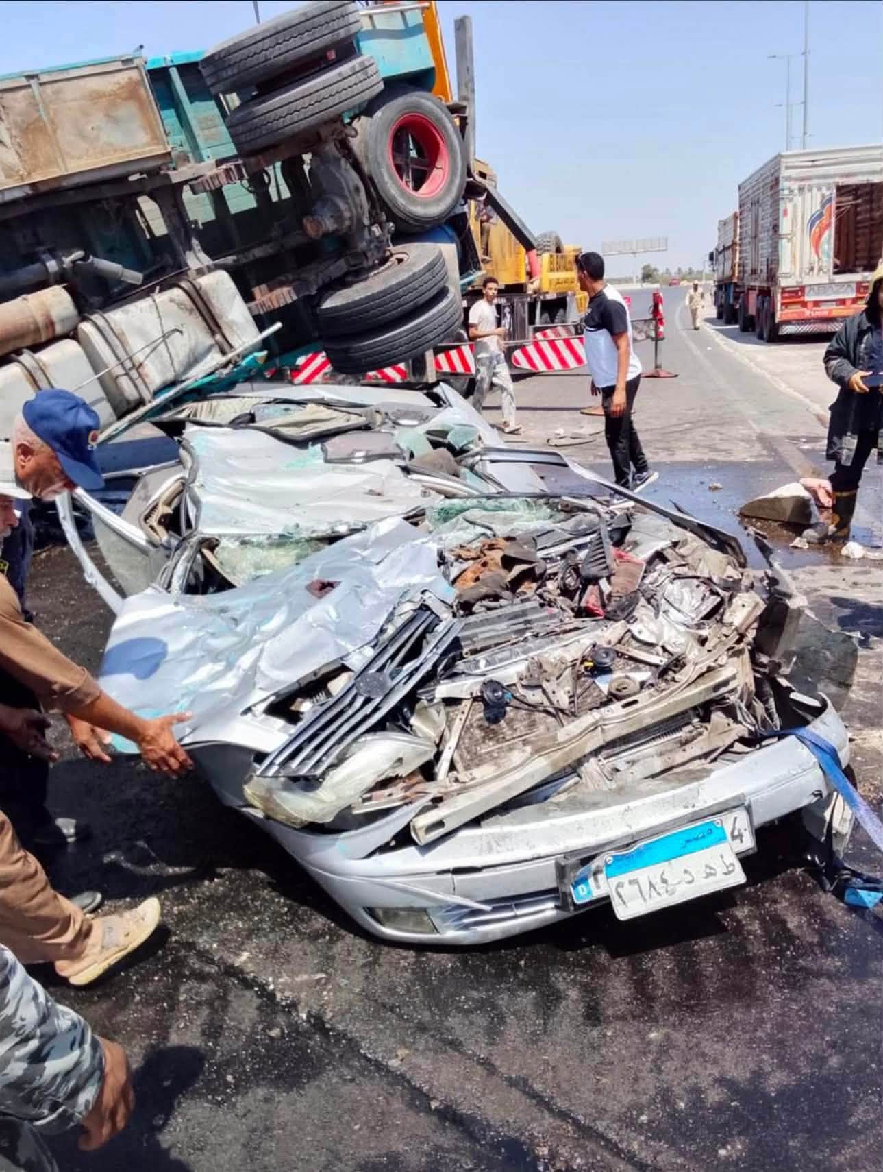 انقلاب سيارة نقل واصطدامها بسيارة ملاكي يوديان إصابة 4 أشخاص على طريق الإسماعيلية الرئيسي