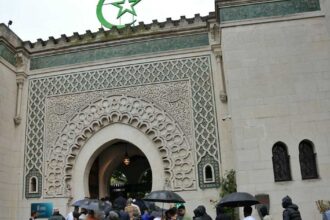 تحولت مناظرة انتخابية في برلين إلى مواجهة حول صورة تربط إمام مسجد بشبكات حماس.