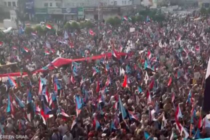 مليونية جنوبية واسعة في عدن والمكلا للاحتفال بتأسيس القوات المسلحة وتصعيد مواجهة المؤسسات الجنوبية في حضرموت