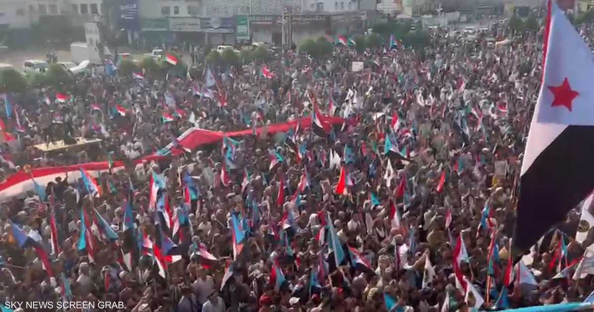 مليونية جنوبية واسعة في عدن والمكلا للاحتفال بتأسيس القوات المسلحة وتصعيد مواجهة المؤسسات الجنوبية في حضرموت