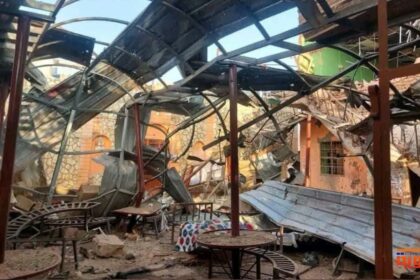 استهداف كلية الأبيض التنموية ومقتل حارسها في هجوم بالطائرات المسيرة.