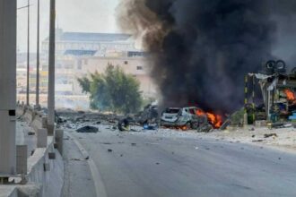 ثمانية أشخاص أصيبوا بانفجار مستودع ذخيرة على أوتوستراد سرمدا بإدلب