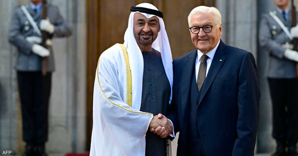 رئيس دولة الإمارات يبحث مع نظيره الألماني سبل تعزيز الشراكة الاستراتيجية والقضايا الإقليمية والدولية في فيلا بورزيغ التاريخية.