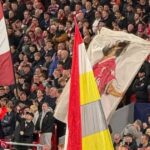 صلاح يحظى بتكريم جماهير ليفربول في مباراة أتلتيكو مدريد