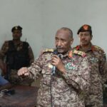 البرهان يكشف تفاصيل جديدة عن خروجه من القيادة العامة ورفض هدنة ثلاثية الشهور.
