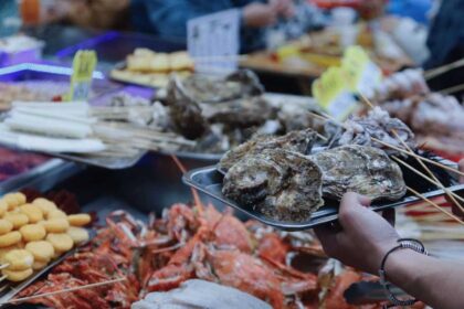 الأسماك الدهنية تُعد من الخيارات الصحية لقلبك وصحتك العامة.