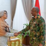 المبعوثة الأوروبية تثير قلقها بشأن الخيار العسكري في السودان ودور إيراني وروسي محتمل.