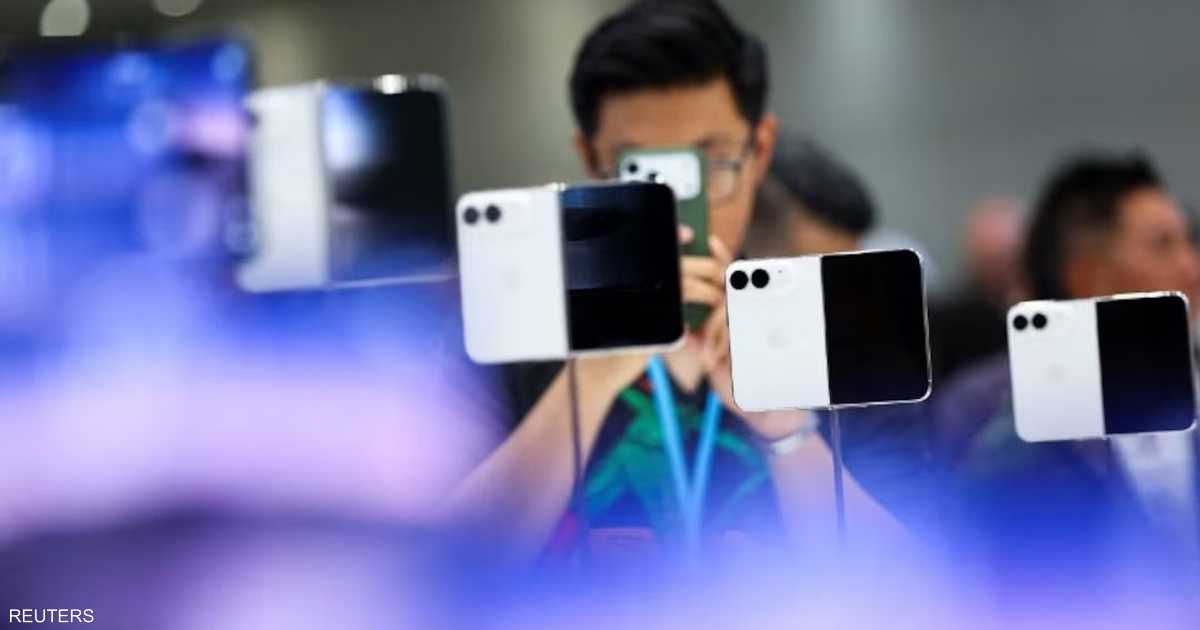 هواتف آيفون ديو الجديدة تثير مخاوف مستخدمي اليد اليسرى بسبب تصميم الواجهة