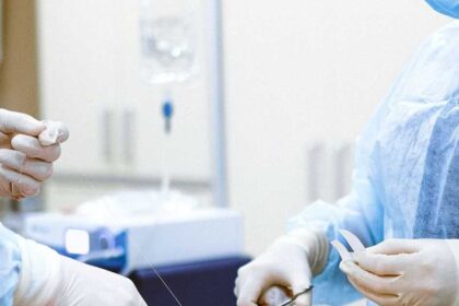 عملية جراحية معقدة استغرقت 6 ساعات بالتعاون بين مستشفى حبيب بوقطفة ومنزل بورقيبة