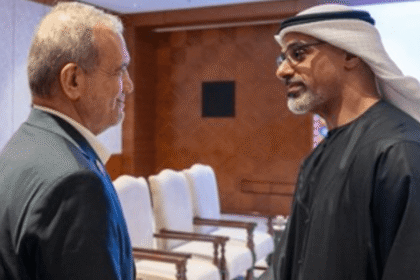 اللقاء يبحث القضايا الإقليمية والدولية ودعم جهود التهدئة لضمان الاستقرار والسلام.
