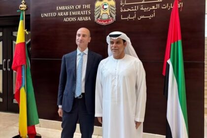 فرنسا والسفير الإماراتي يطالبان بإنهاء معاناة الشعب السوداني والحفاظ على وحدة البلاد