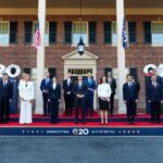 وزراء المالية في G7 يفشلون في التقاط الصورة العائلية بسبب حضور وزير المالية الروسي.