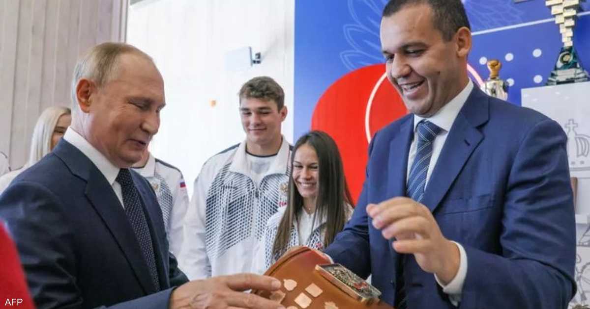 ترامب الابن وزوجته يكشفان عن دعم كريمليف لاحتفالات زفافهما في البهاما