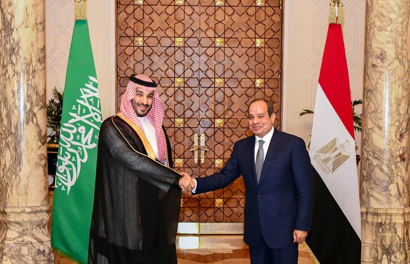 السعودية ومصر تؤكدان دعمهما لأمن السودان وحصرية مؤسساته الوطنية.