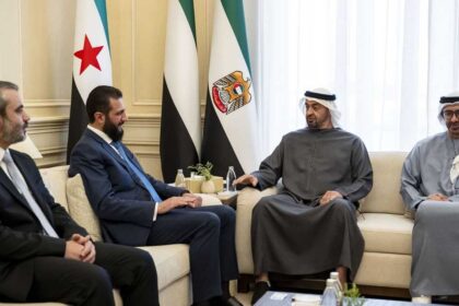رئيس الإمارات والسوري يبحثان العلاقات الثنائية وتطورات المنطقة خلال قمة الإعلام العربي