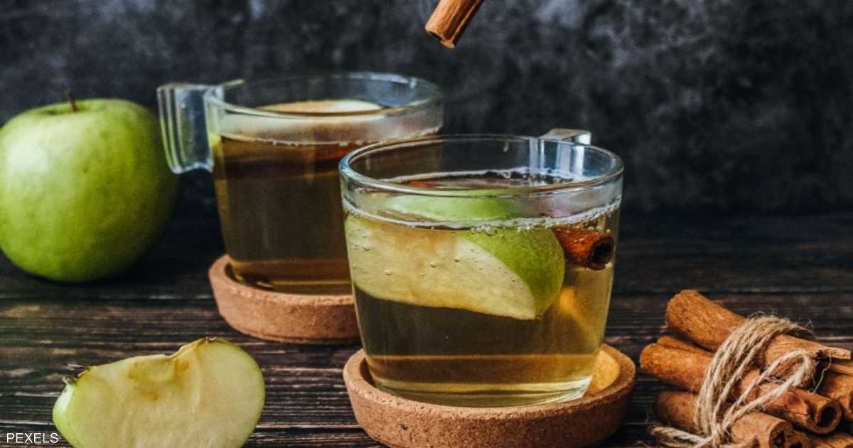 خل التفاح قد يساعد في تنظيم سكر الدم وتحسين مستويات الكوليسترول.