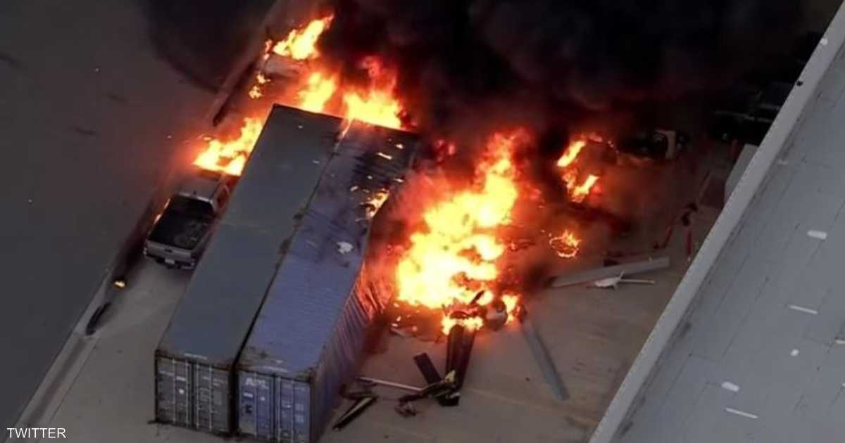 تحطم مروحية بالقرب من حادث حافلة في لوس أنجلوس يودي بحياة مراسل وصانع الطائرة وآخرين