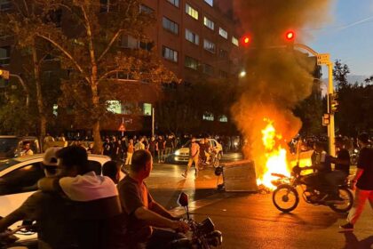 حملة قمع الاحتجاجات في إيران ترقى إلى جرائم ضد الإنسانية في تقرير جديد