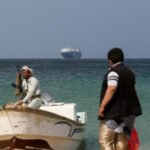 مسؤولون أمريكيون يجتمعون بجماعة الحوثي في عمان بعد سيطرتها على باب المندب.