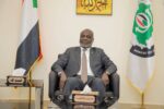 وزير المالية السوداني يحدد أسباب تراجع الجنيه ويؤكد على تحديات العرض والطلب.