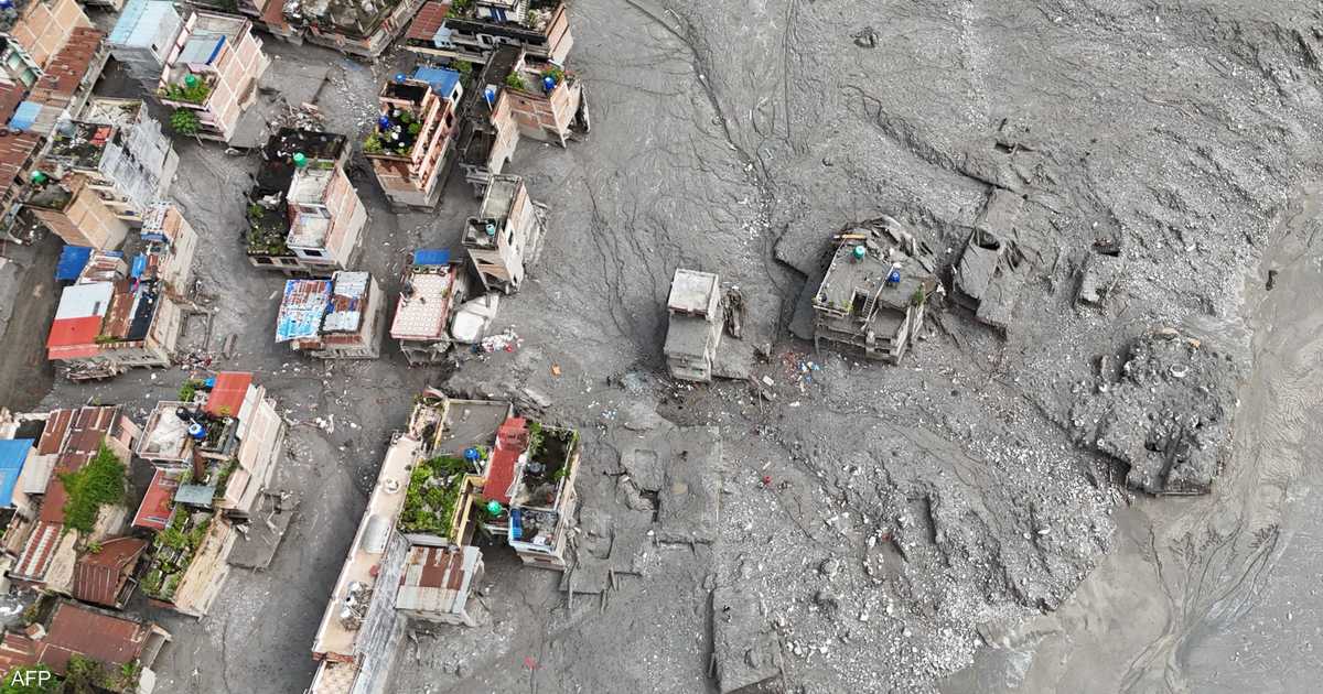 فيضانات نيبال والتبت تودع مئات القتلى والمفقودين الجدد.