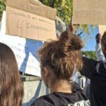 احتجاجات طلابية تثير حربا بين فرنسا والآباء والأبناء