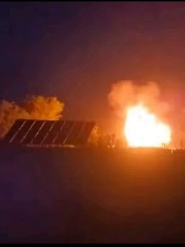 اندلع حريق هائل بسوق البرقيق في الولاية الشمالية.