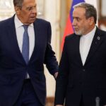 تقارب إيراني روسي لم يسبق له مثيل بعد مباحثات لافروف وعراقجي في طهران