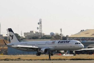 العراق يوافق على استئناف 40 رحلة جوية يومية لإيران من مطار النجف الدولي