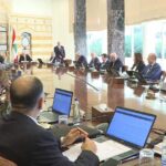 القضية المتعلقة بمواد انفجار تثير خلافات وتضع الحكومة أمام اختبار توازناتها والإحالة القضائية.