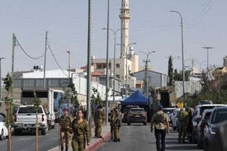 الجيش الإسرائيلي يعلن بدء عملية عسكرية في حي انطلق منه منفذ عملية في الخليل