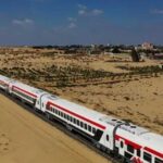 تقدم مشروعات سكك حديد سيناء خدمات نقل ملايين الركاب والبضائع سنوياً خلال المرحلة المقبلة.
