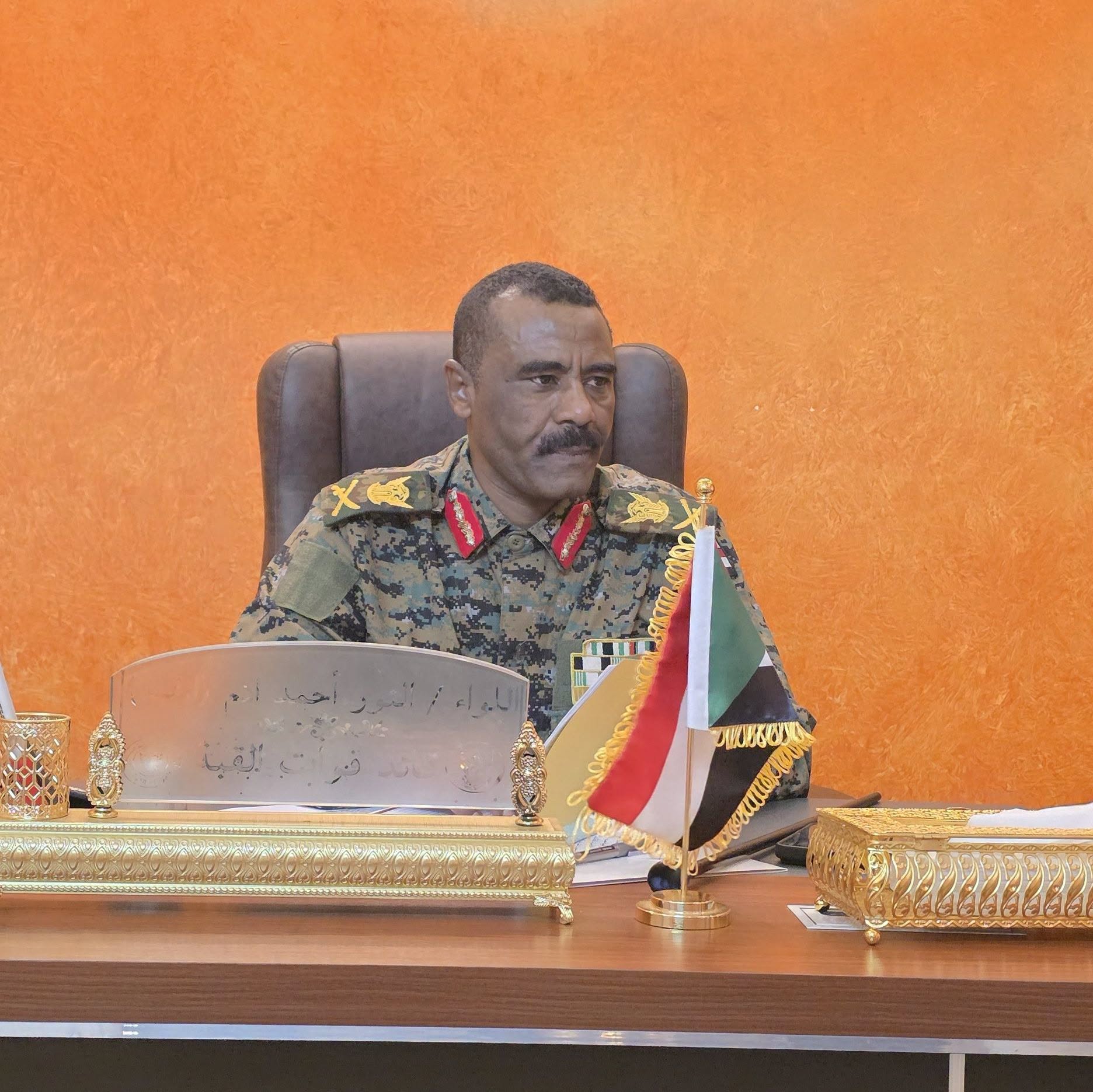 التوترات بين القباء وحميدتي تفاقمت قبل الحرب، ولم ينجح نصحته لمحمد حام في الحفاظ على علاقة الدعم السريع بالجيش.