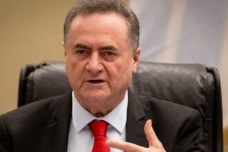 إسرائيل تفرض إغلاقاً شاملاً على الضفة الغربية قبيل الانتخابات البرلمانية.