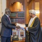 وزير المالية السوداني يحمل رسالة برهان للسلطان هيثم في عمان