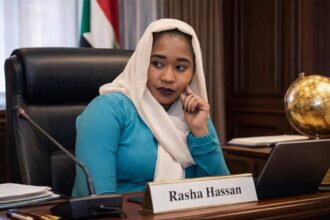 الصحفية رشا حسن تُسجن في السودان لبلاغ إشانة السمعة على خلفية نشر خبر عن مدرسة.
