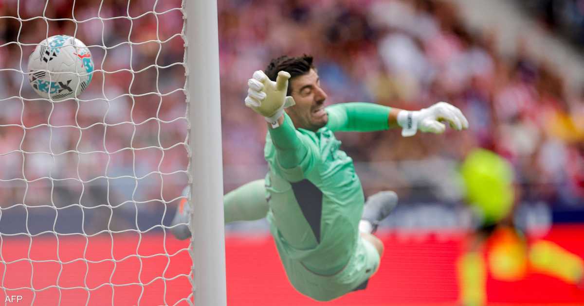 برشلونة يستقبل ريال مدريد في الكلاسيكو المتصدر متقدماً بـ6 نقاط