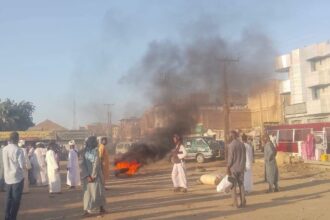 احتجاز عطبرة بسبب نقص الجازولين وارتفاع تذاكر المواصلات